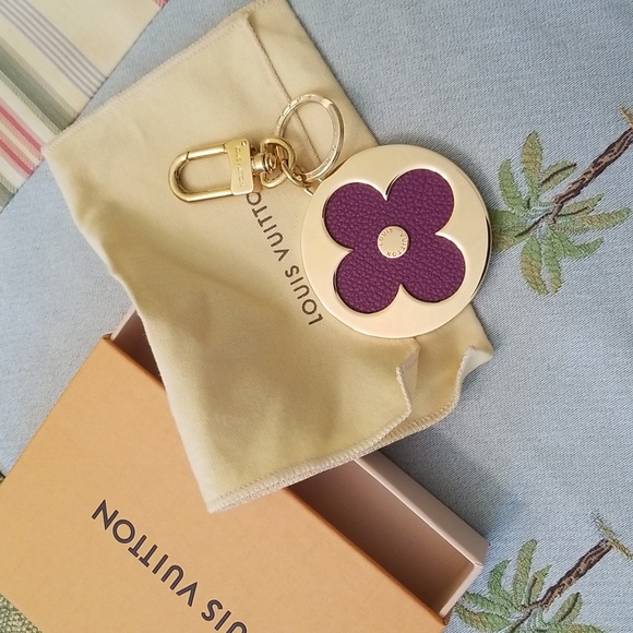Louis Vuitton Accessories - Louis Vuitton Posey Amethyst Leather and Goldtone Charm Keyholder